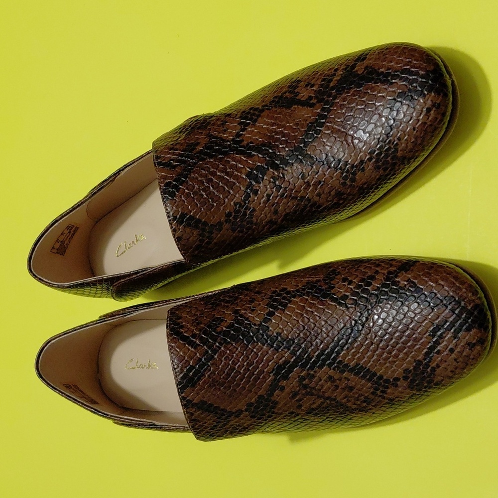 CLARK'S Pure Viola Women's Leather Snake Print Loafers - 9.5M - Picture 1 of 10